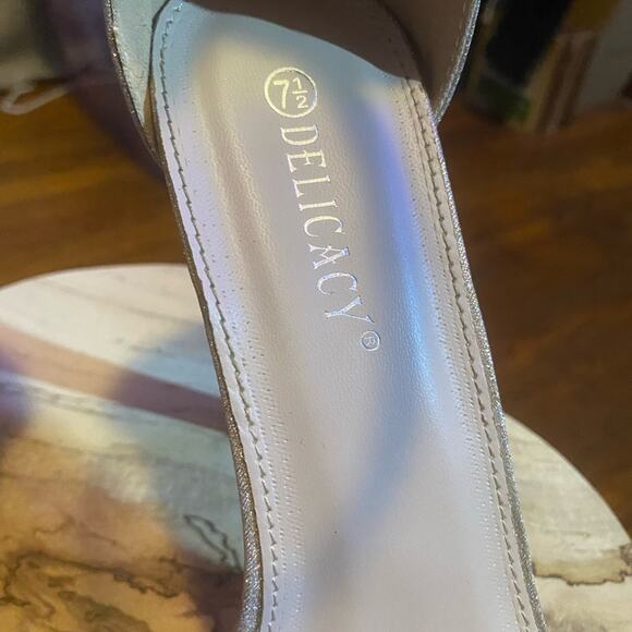 Delicacy Rose Gold Rhinestone Formal Heels Size 7.5 - Picture 4 of 4